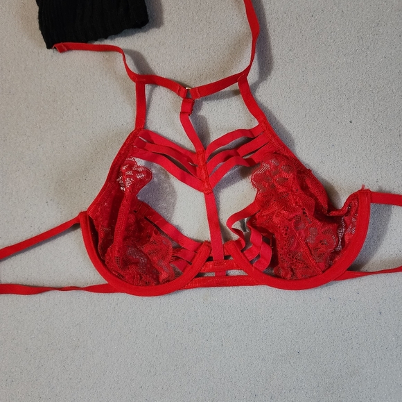 Brassière - Picture 3 of 3